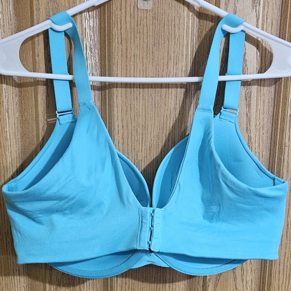 Cacique Back Smoothing Plunge Boost Bra by Lane Bryant - Picture 2 of 7